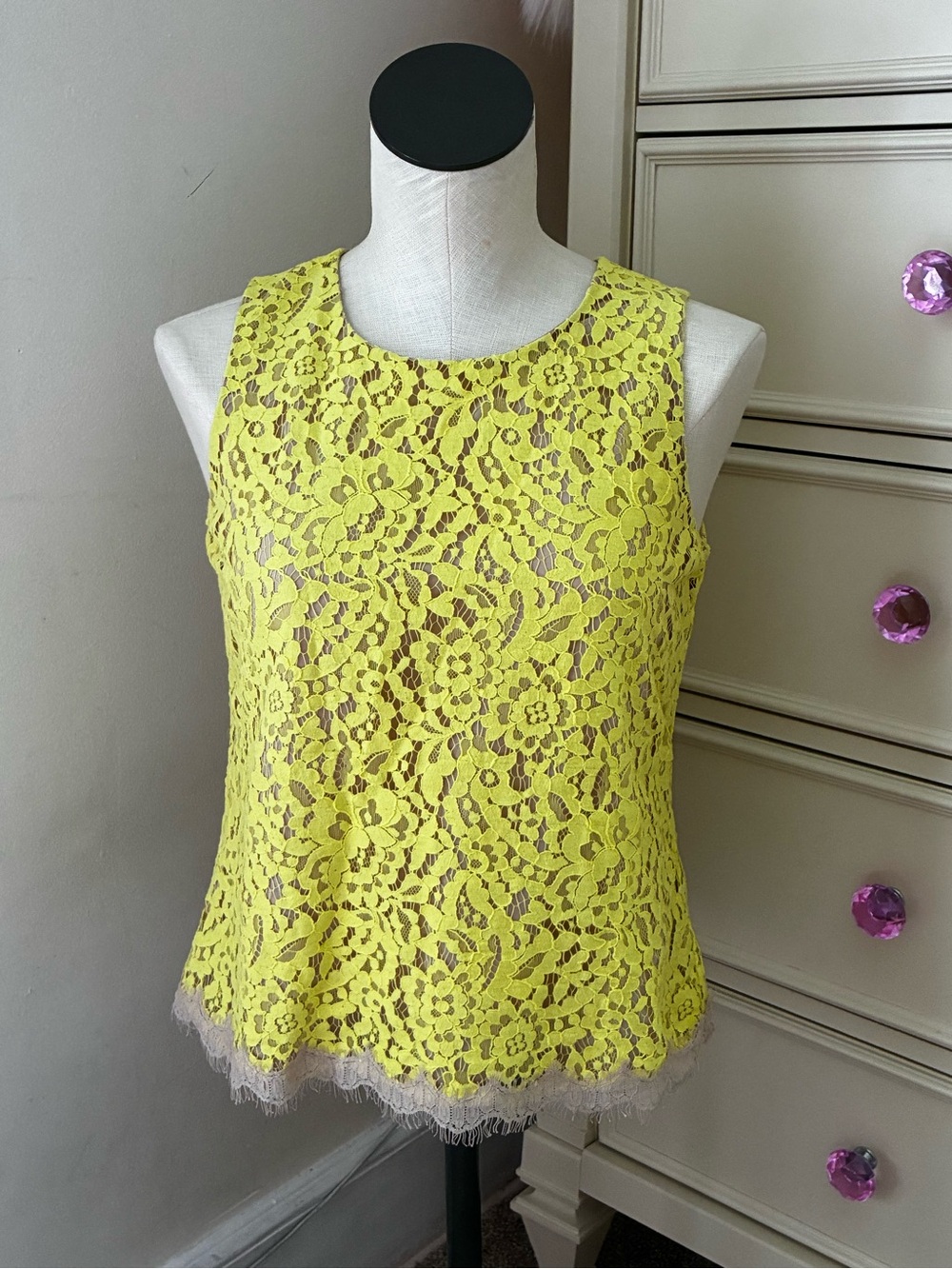 Ann Taylor Yellow Lace Top Size 6 Petite